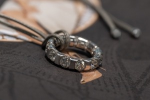 Hungeling & Töchter Ausstellung Halskette mit Diamant-Ring