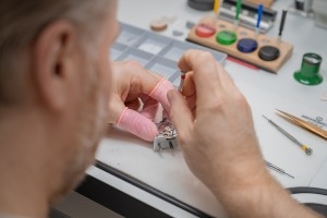 Hungeling & Töchter Reparatur eines Uhrenlaufwerks