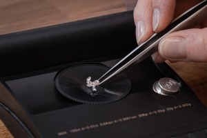 Hungeling & Töchter Diamanten wiegen