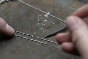 Hungeling & Töchter Werkstatt Reparatur einer Halskette