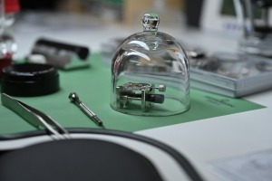 Hungeling & Töchter Werkstatt Reparatur Glasglocke